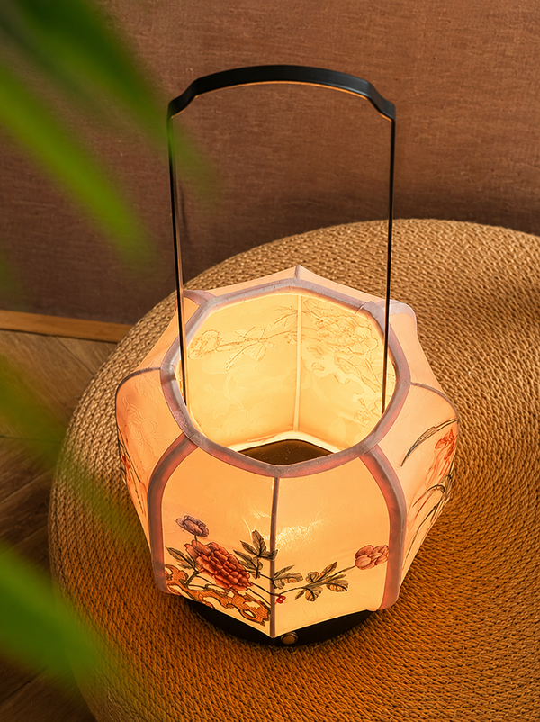 Dream Garden Peony Iron Frame Lamp